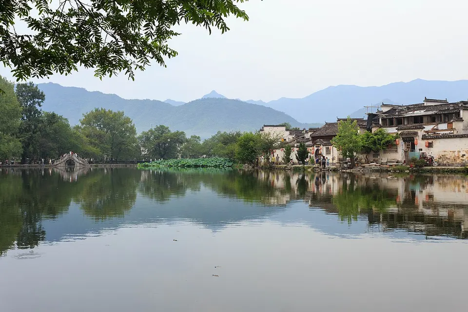 Hongcun Village (宏村)