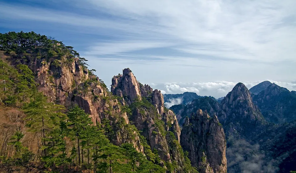 Huangshan (Yellow Mountain) (黄山)