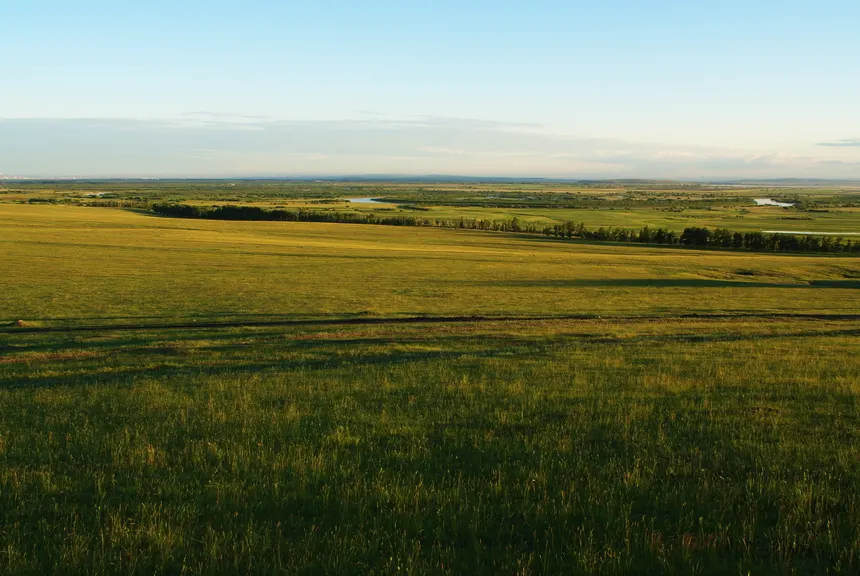 Hulunbuir Grassland (呼伦贝尔大草原)