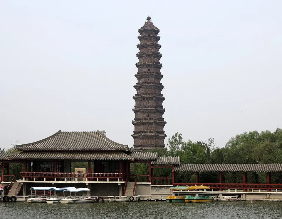 Iron Pagoda (开封铁塔)