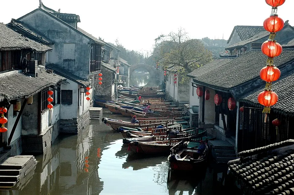 Zhouzhuang (周庄古镇)