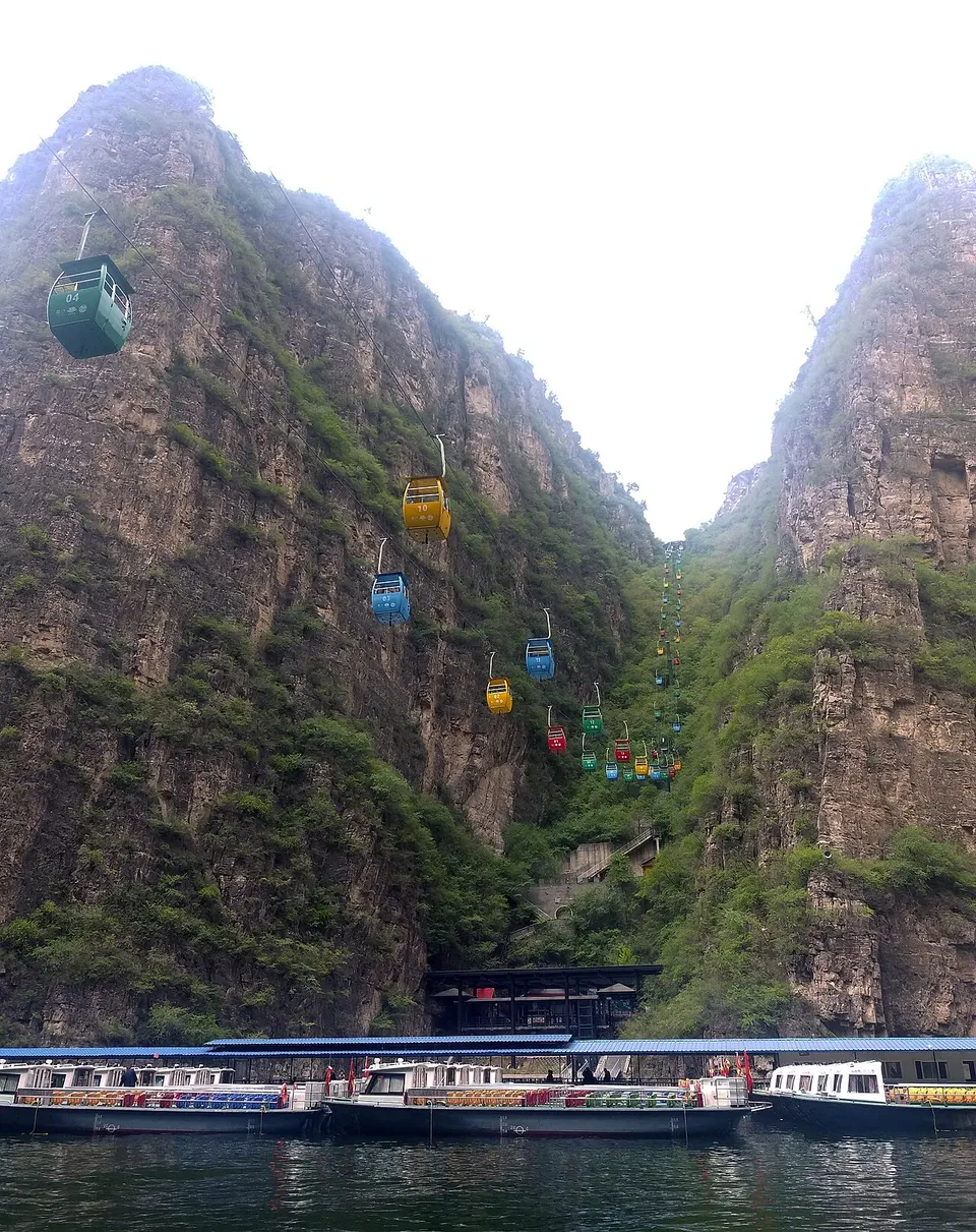 Longqing Gorge (龙庆峡)