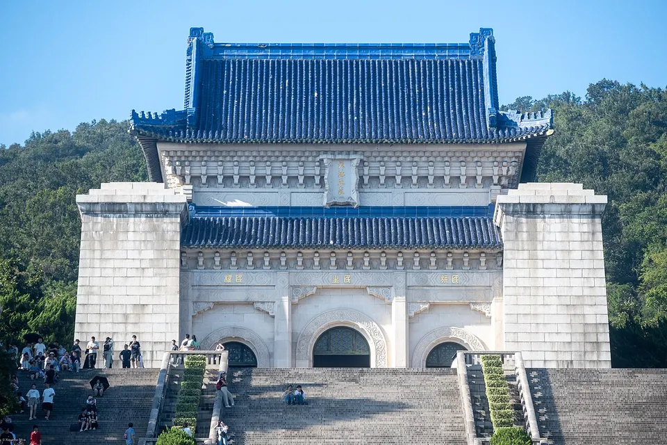 Purple Mountain & Sun Yat-sen Mausoleum (南京钟山风景区)
