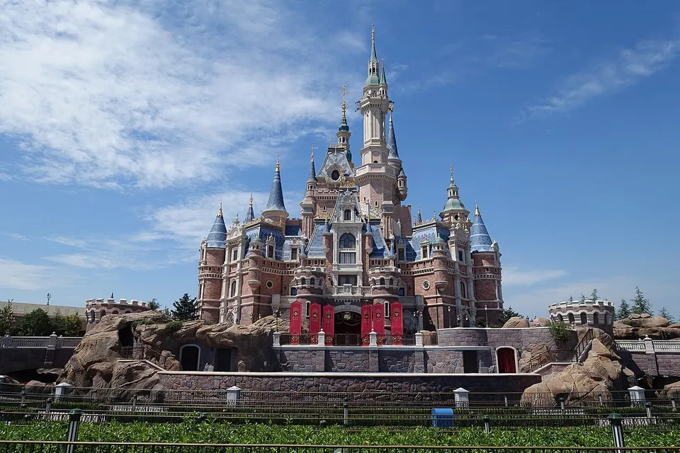 Shanghai Disney Resort (上海迪士尼度假区)