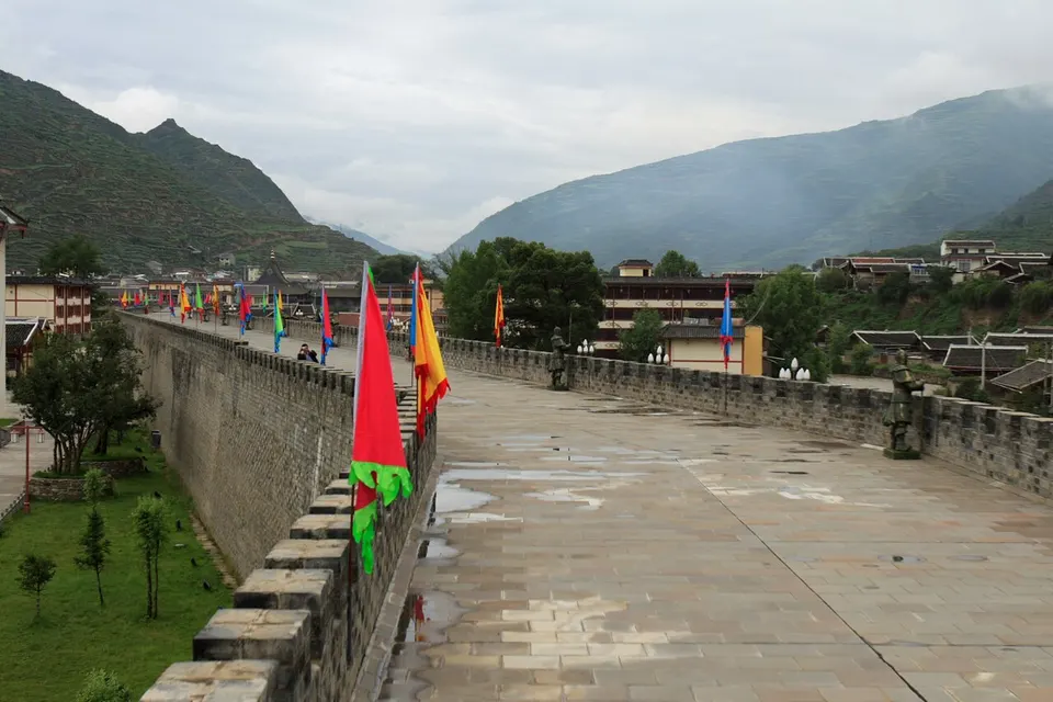Songpan Ancient Town (松潘古城)