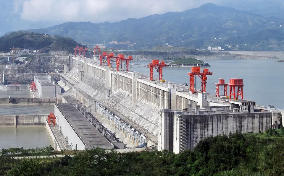 Three Gorges Dam (三峡大坝)