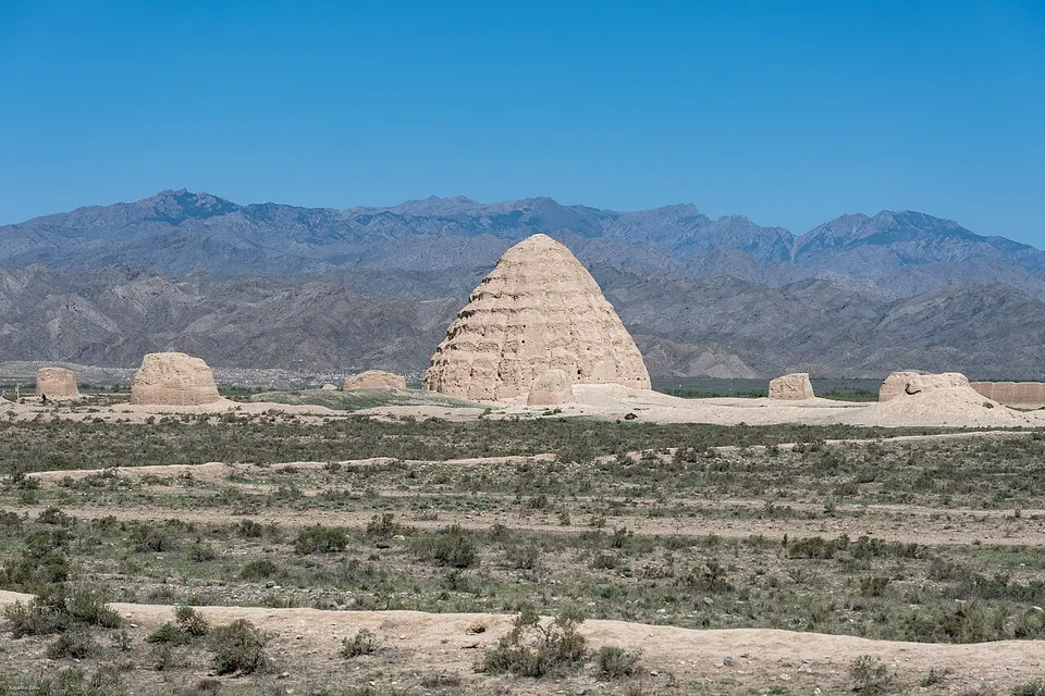 Western Xia Mausoleums (西夏陵)