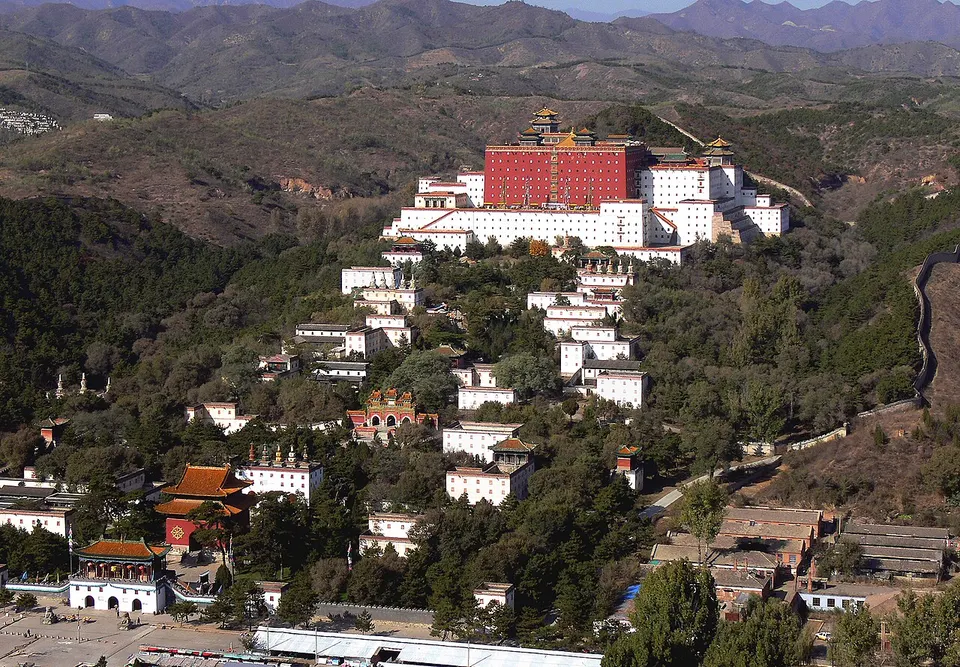 Chengde (承德)