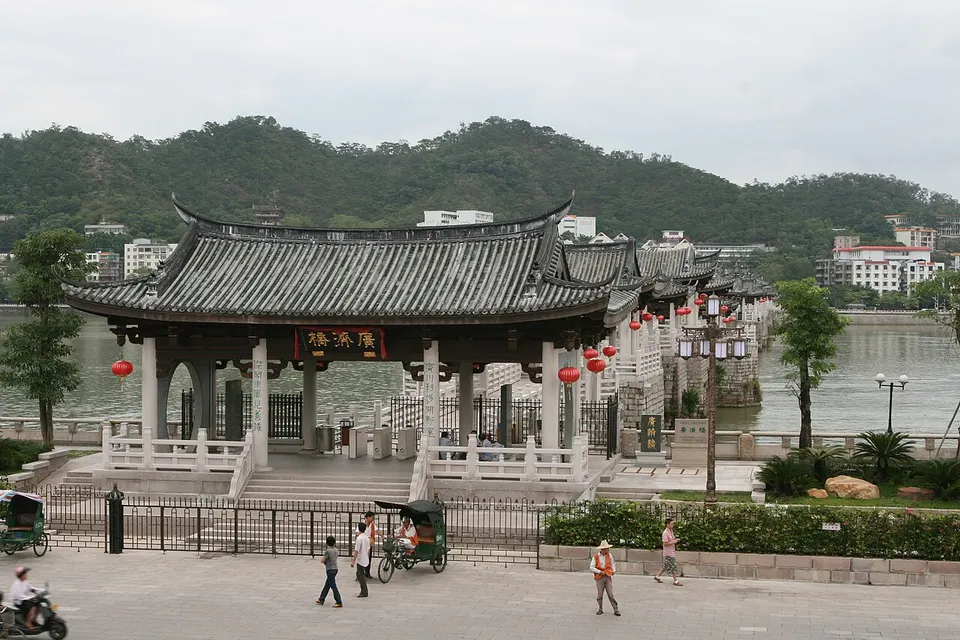 Chaozhou (潮州)