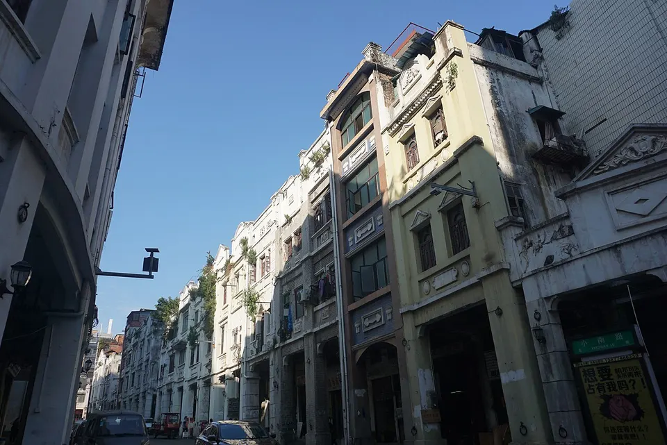 Wuzhou (梧州)