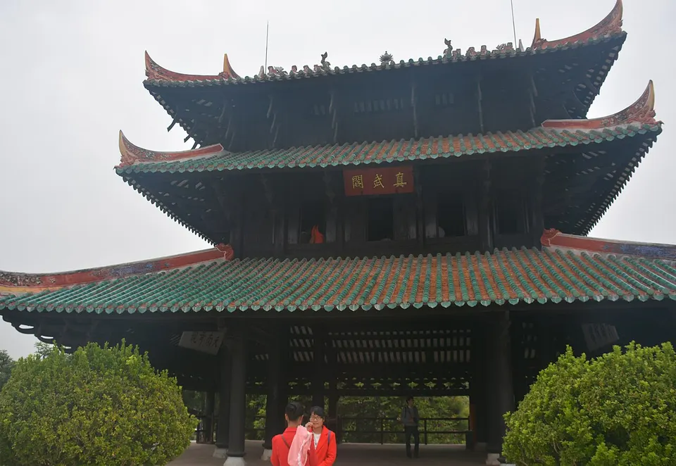 Yulin (玉林)