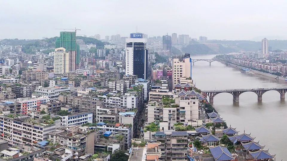 Luzhou (泸州)