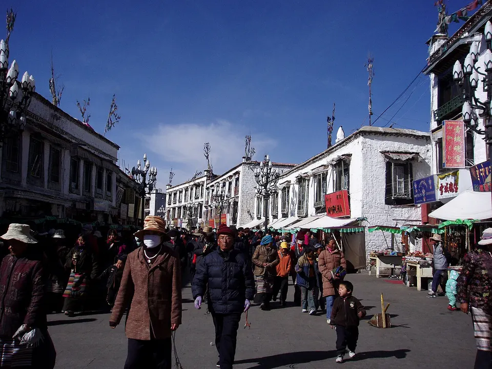 Lhasa (拉萨)