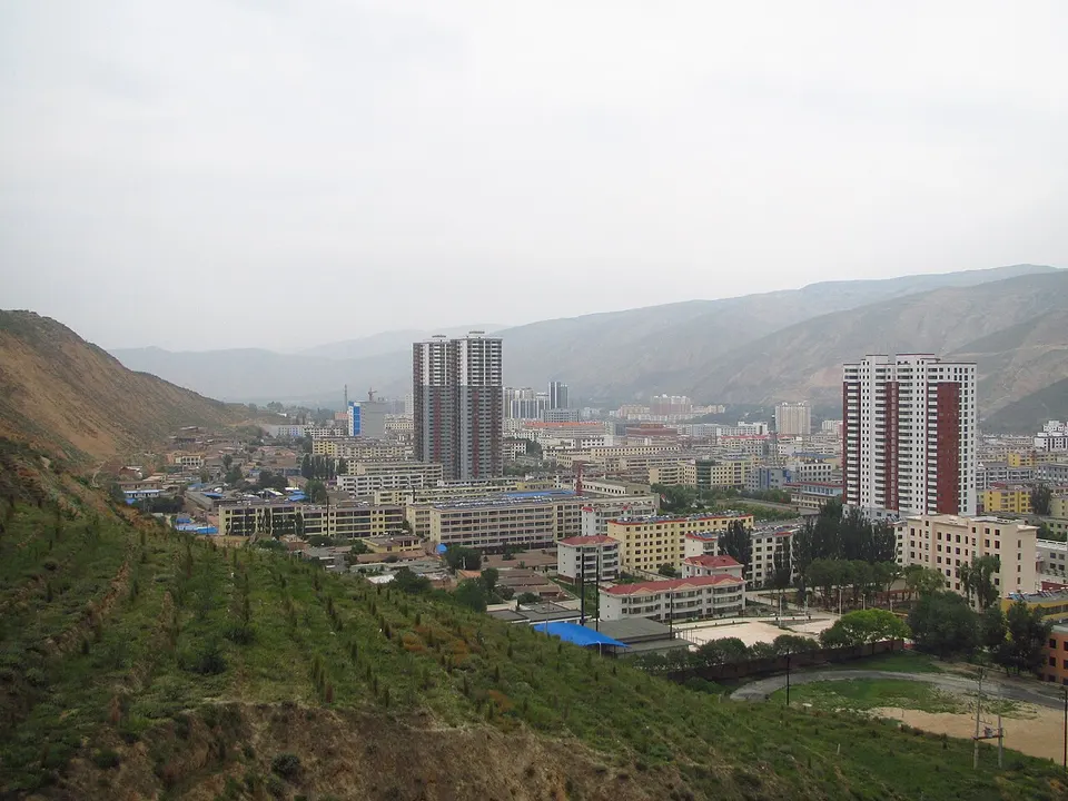 Huangnan (黄南)