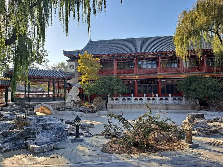 Zhongshan Park (中山公园)