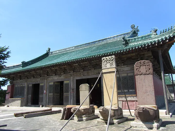 Beizhen Temple (北镇庙)
