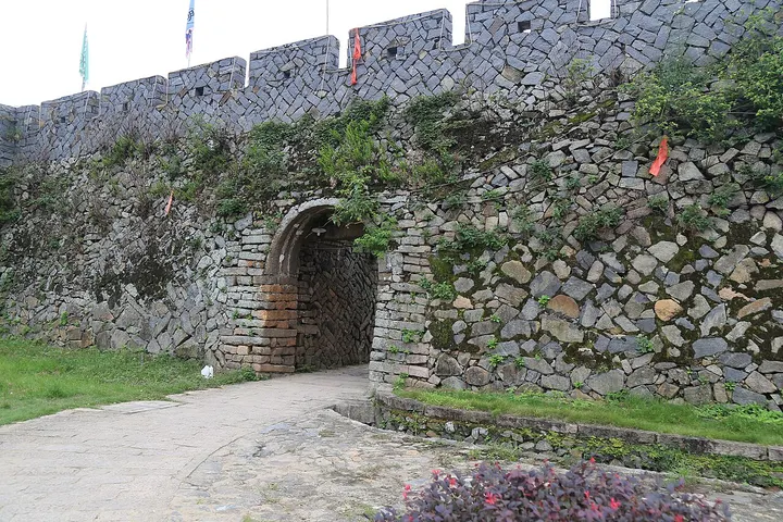 Puzhuang Fortress (蒲壮所城)