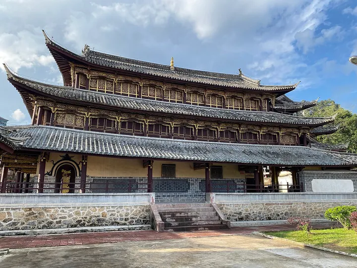 Guangyun Temple (广允缅寺)