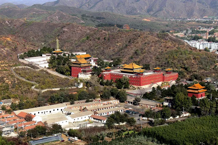 Xumi Fushou Temple (须弥福寿之庙)