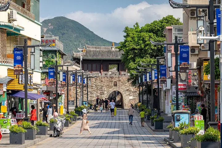 Dapeng Fortress (大鹏所城)