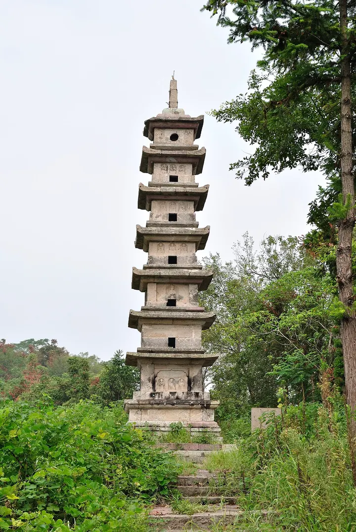 Erling Pagoda (二灵塔)