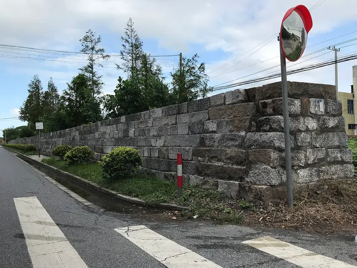 Huating Seawall (Fengxian Section) (华亭海塘)
