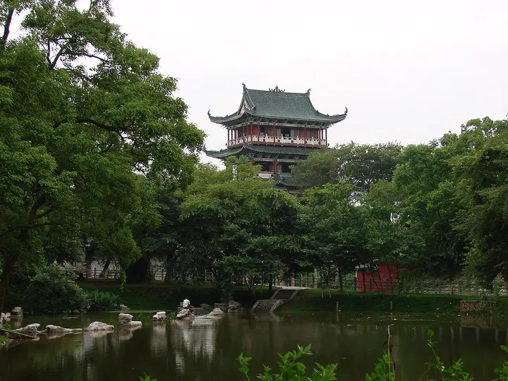 Ganzhou City Wall (赣州城墙)