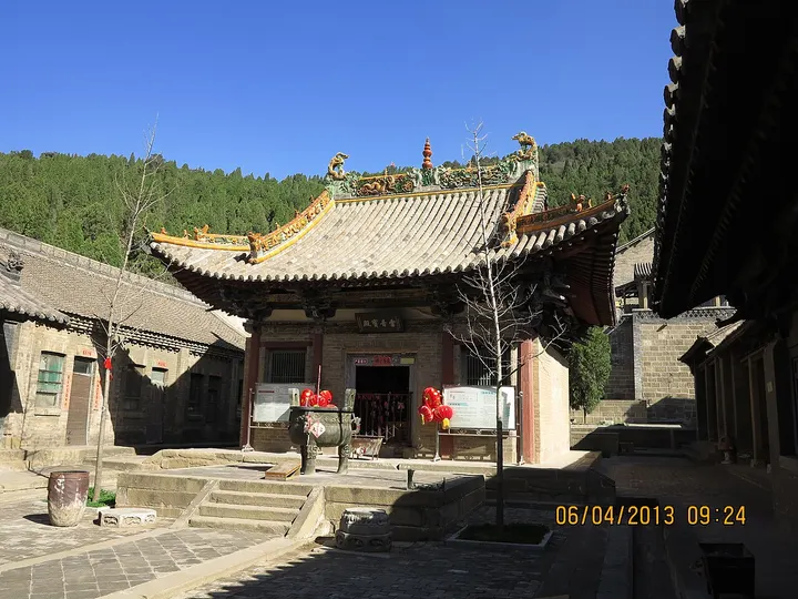 Dinglin Temple (定林寺)