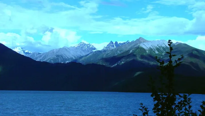 Basum Tso (巴松措)