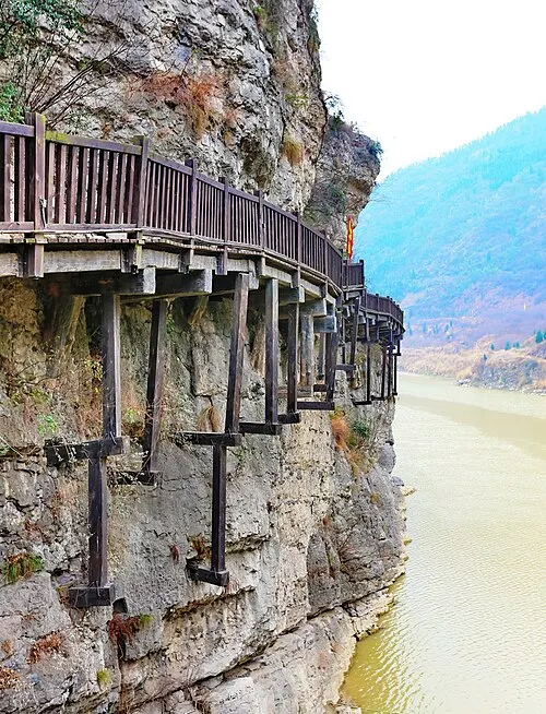 Mingyue Gorge (明月峡)