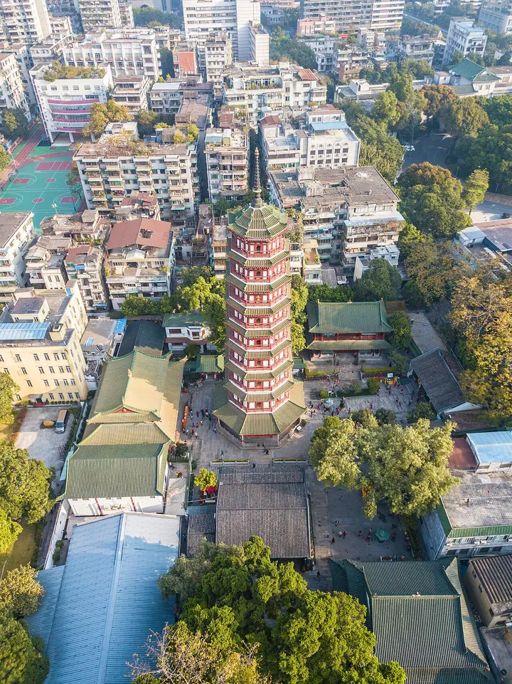 Temple of the Six Banyan Trees (六榕寺)
