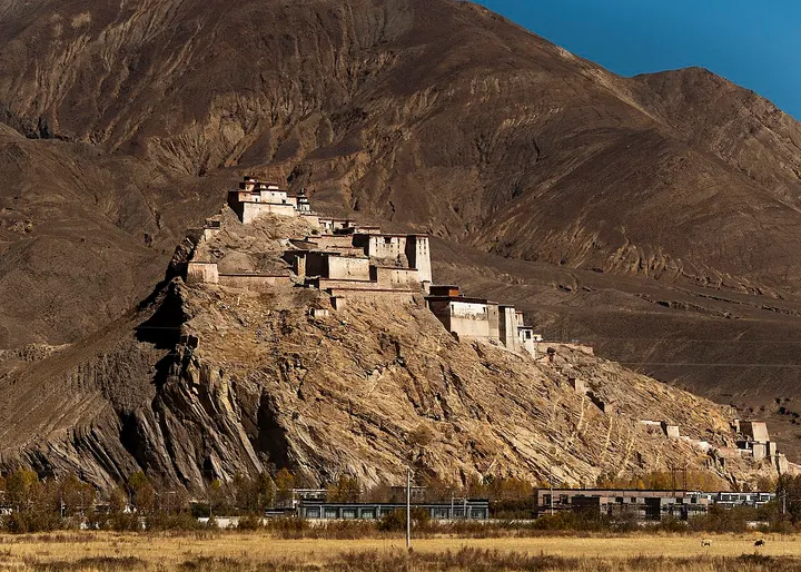 Gyantse Dzong (江孜宗山)