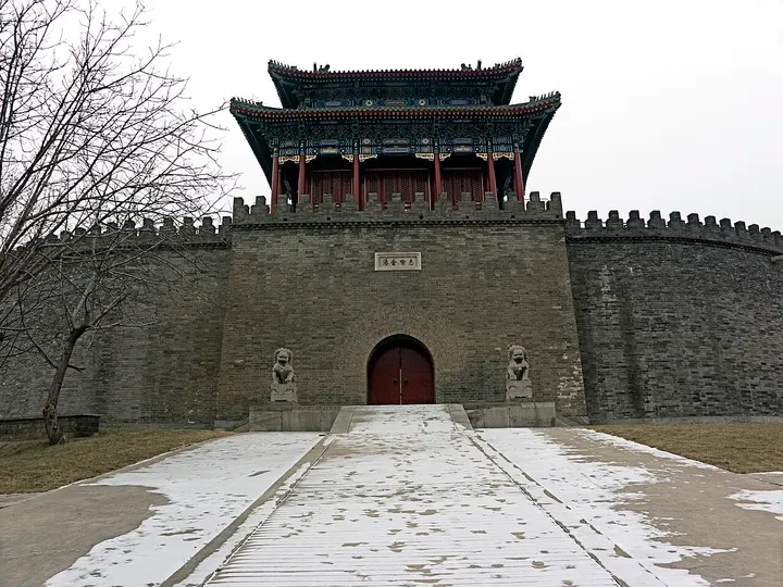Tuancheng Fortress (团城演武厅)