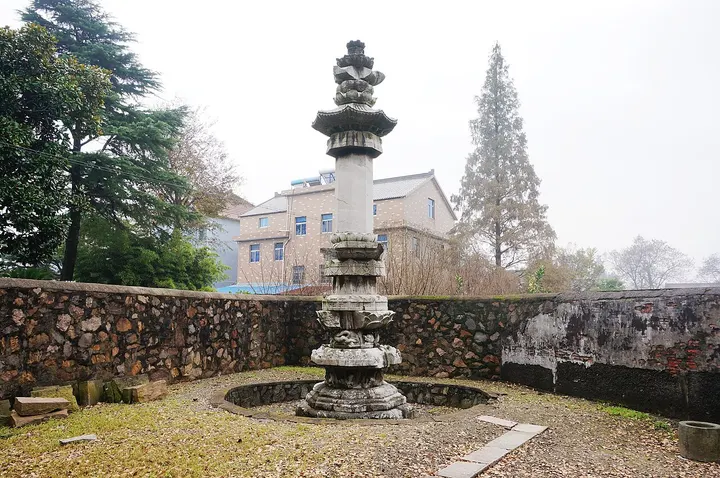 Anguo Temple Sutra Pillars (安国寺经幢)