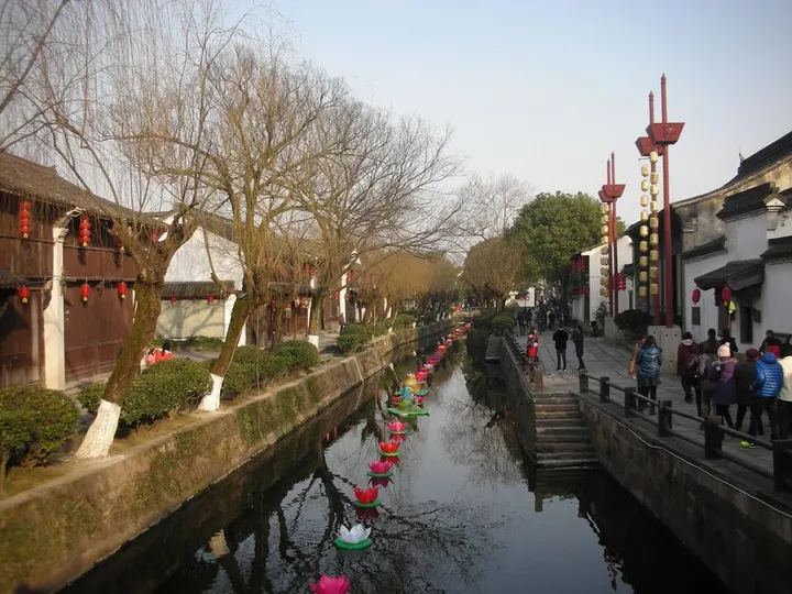 Yanguan Tide-Watching Area (盐官观潮)