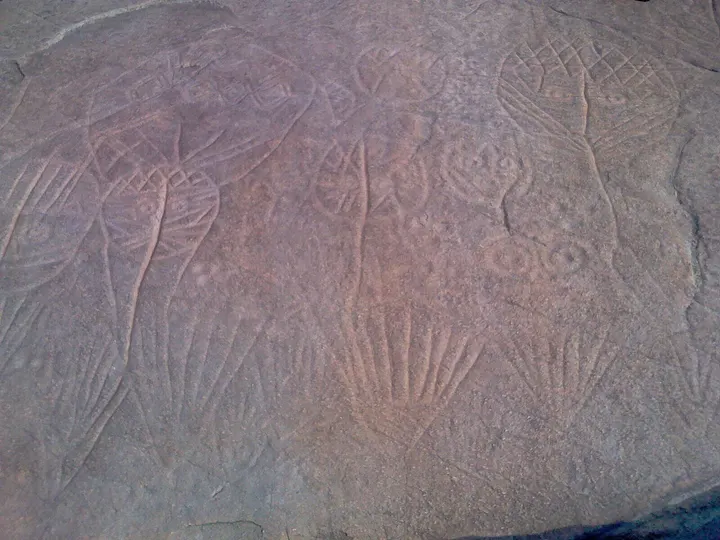 Taohuajian and the General Cliff Petroglyphs (桃花涧·将军崖岩画)