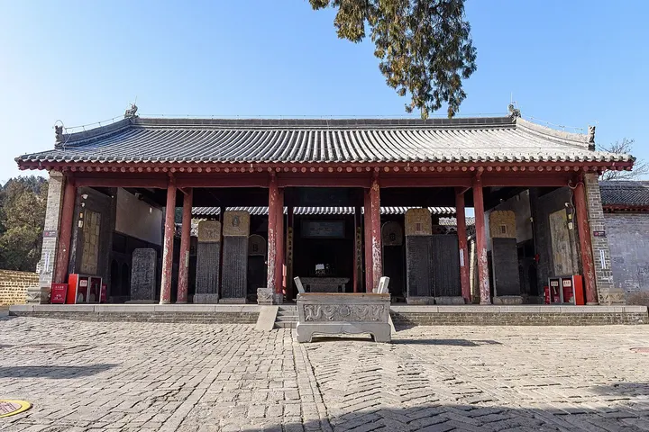 Temple and Tomb of Sima Qian (司马迁祠)