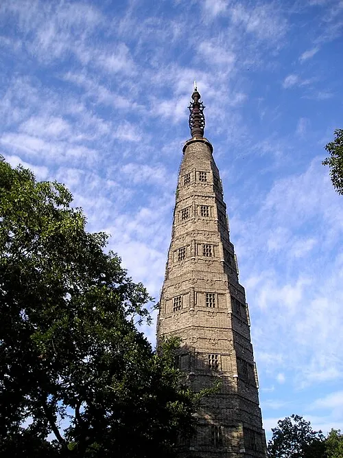 Baochu Pagoda (保俶塔)
