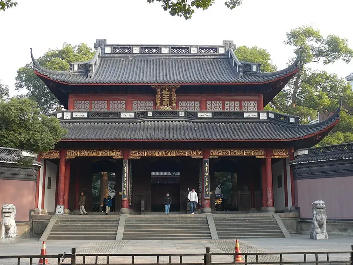 Yue Fei Temple and Tomb (岳王庙)