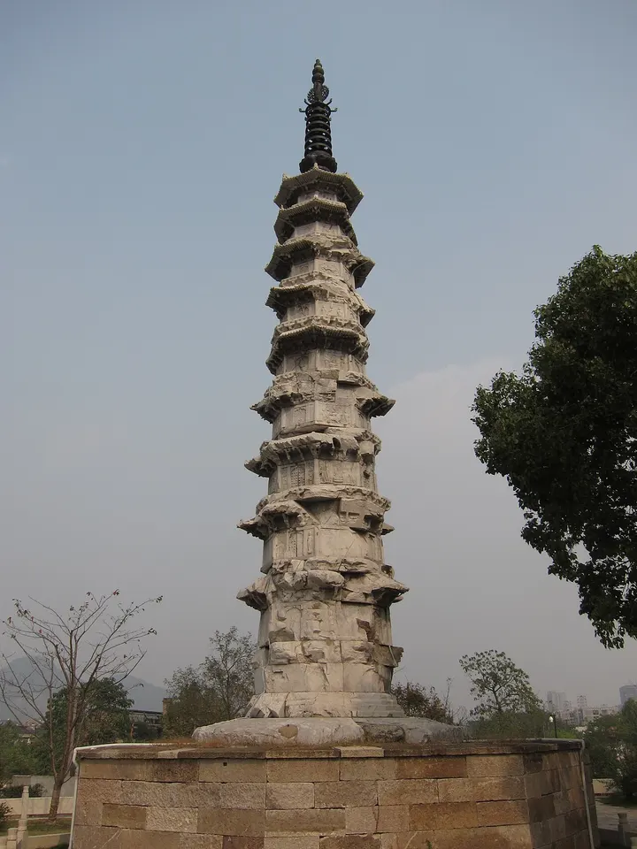 Zhakou White Pagoda (闸口白塔)