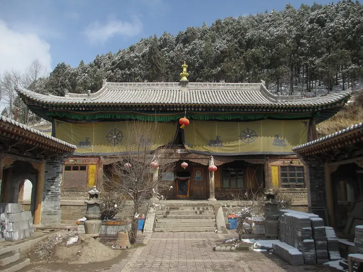 Chuzang Monastery (却藏寺)
