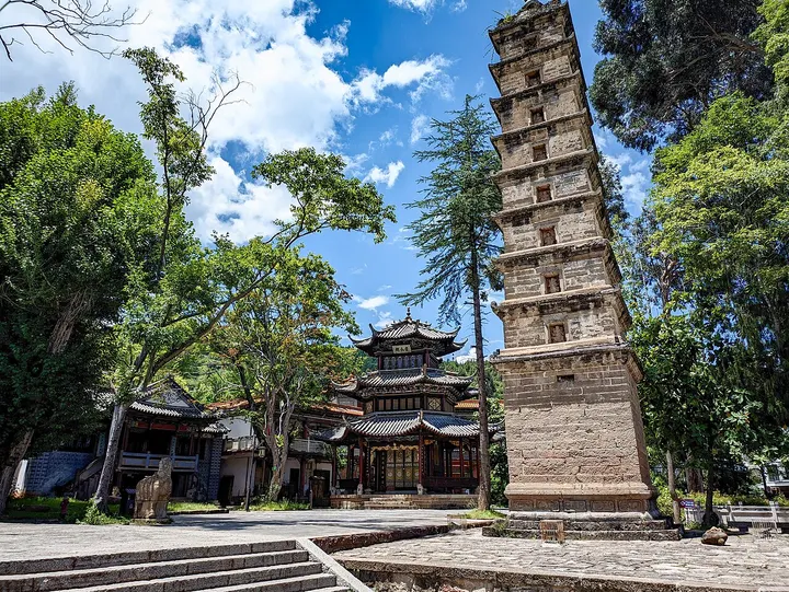 Jianchuan Old Town (剑川古城)
