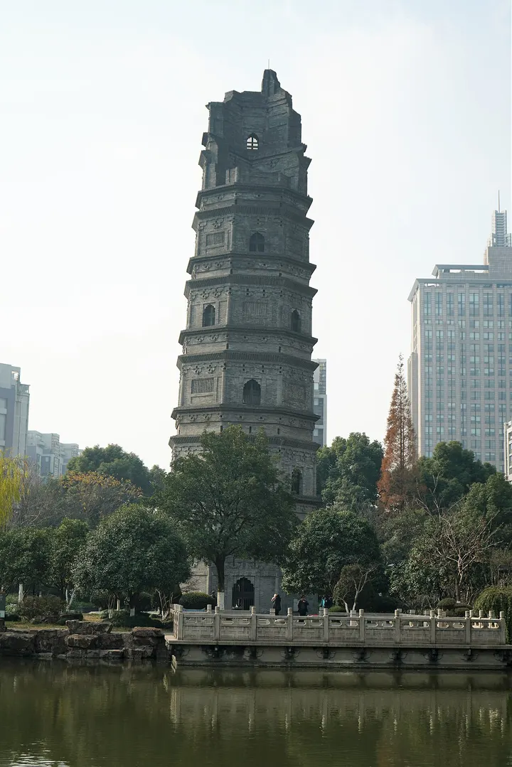 Xingguo Temple Pagoda (兴国寺塔)