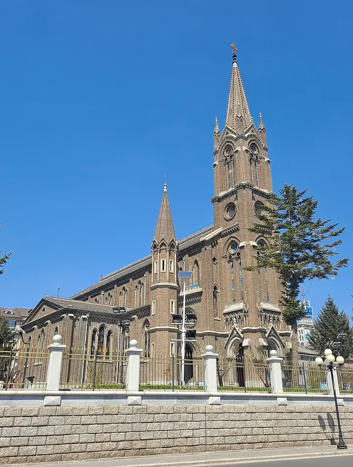 Sacred Heart Cathedral, Jilin (吉林天主教堂)