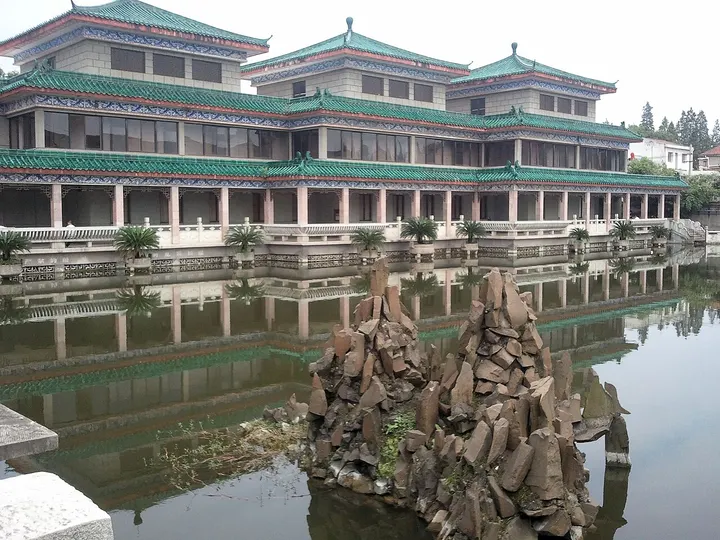 Jingzhou Museum (荆州博物馆)