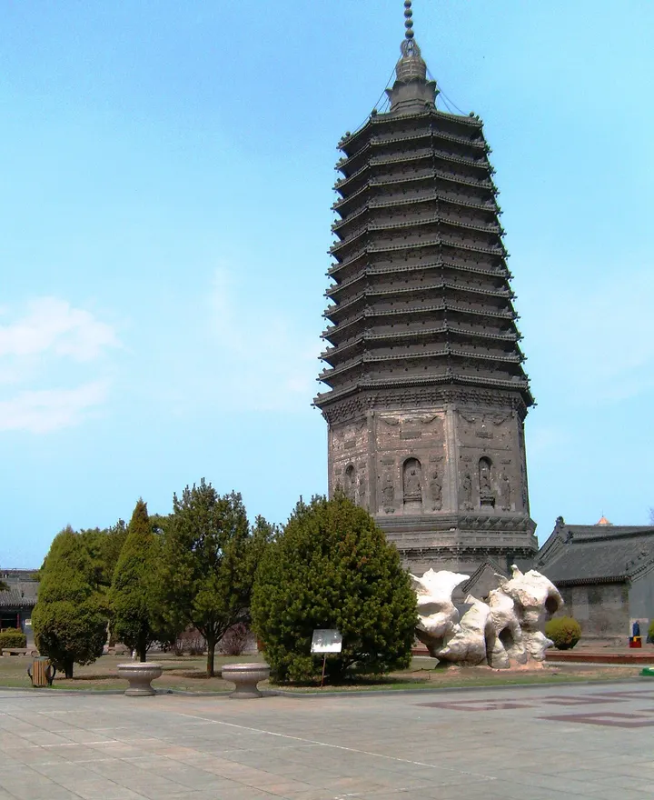Guangji Temple Complex and Jinzhou Museum (广济寺古建筑群(锦州市博物馆))