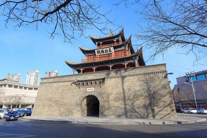 Jiuquan Drum Tower (酒泉鼓楼)