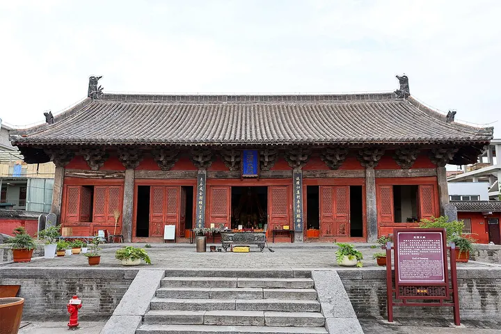 Fengxian Taoist Temple (奉仙观)
