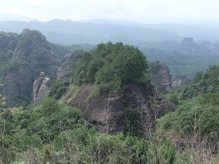 Guanzhai Mountain (冠豸山)