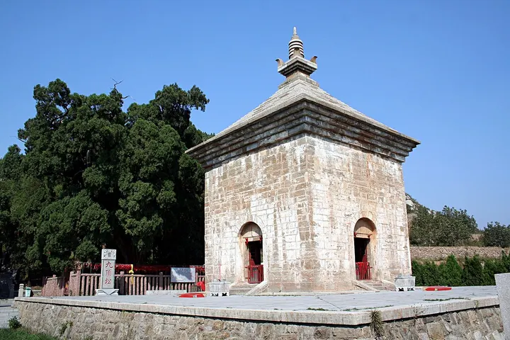 Four Gates Pagoda (四门塔)